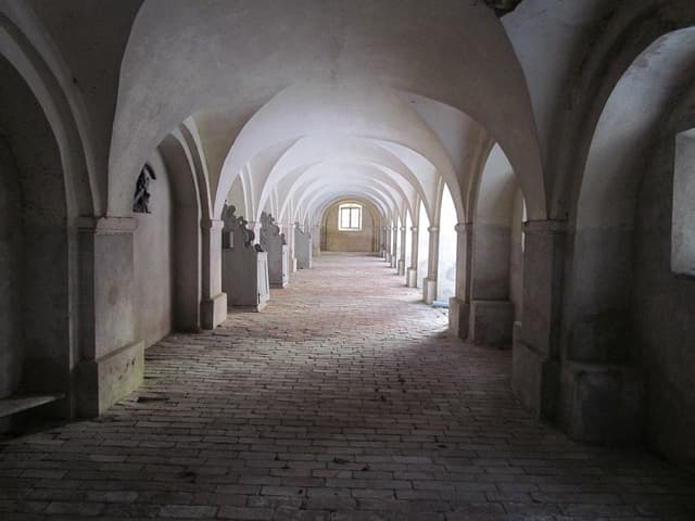 Sanktuarium w Krośnie - Splywy.pl