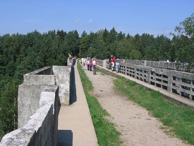Wiadukty w Stańczykach - Splywy.pl