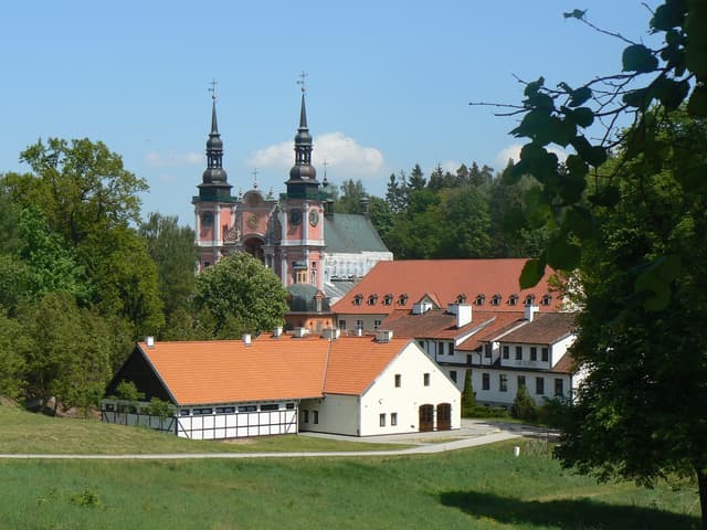 Sanktuarium Maryjne w Świętej Lipce - Splywy.pl