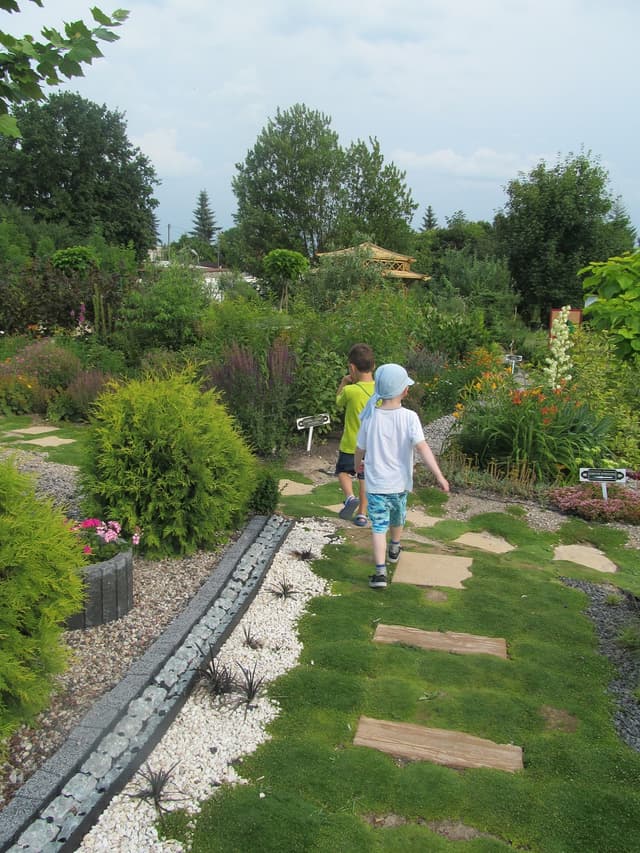 Ogrody Pokazowe i Motylarnia - Splywy.pl