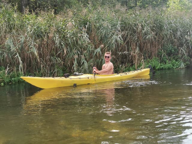 Szczęśliwy kajakarz na szlaku - Augustów